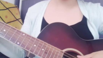 吉他写歌小姐姐,吉他小姐姐的动人歌谣